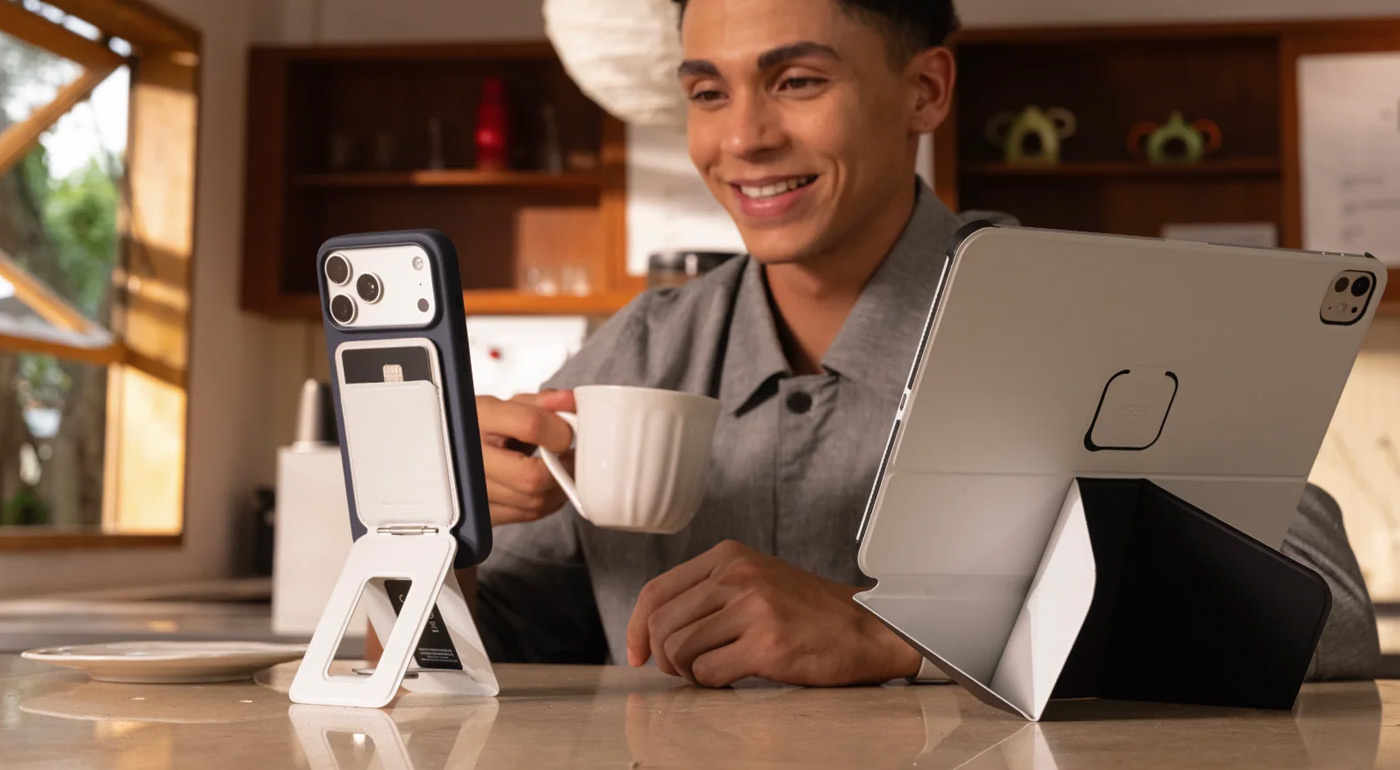 MOFT Trackable Magnetic Tripod Wallet